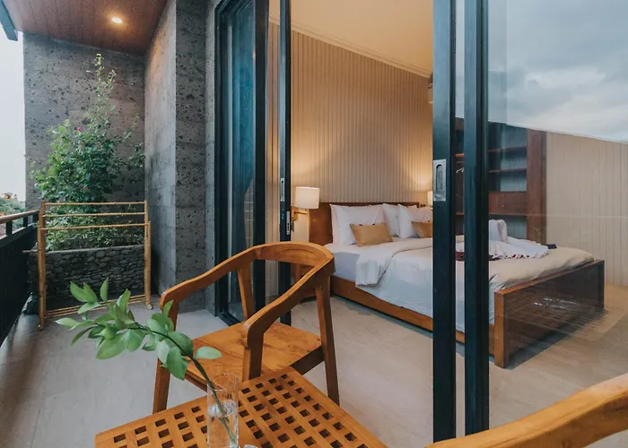 Tubobi House *